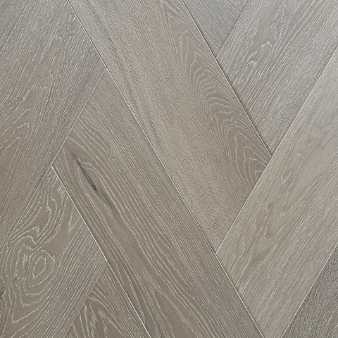 HM Flooring Итальянская ёлка Дуб Прайм Шугар лак с фаской (фото 2)